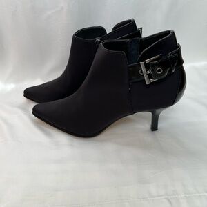 Donald J Pliner Black Lito Ankle Kitten-Heel Booties Size 9.5 New